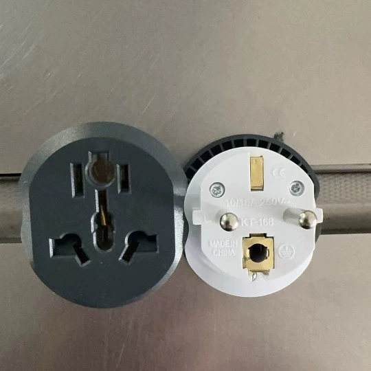 Прямые поставки с завода: универсальный адаптер T168 в европейском стиле, черно-белый, многофункциональный, огнестойкий, для использования в разных странах.