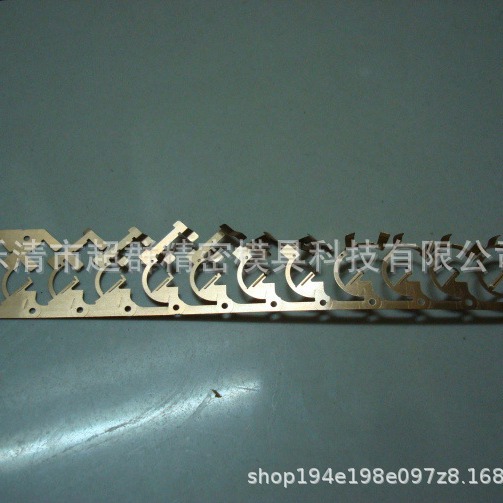 精密弹片连续模生产