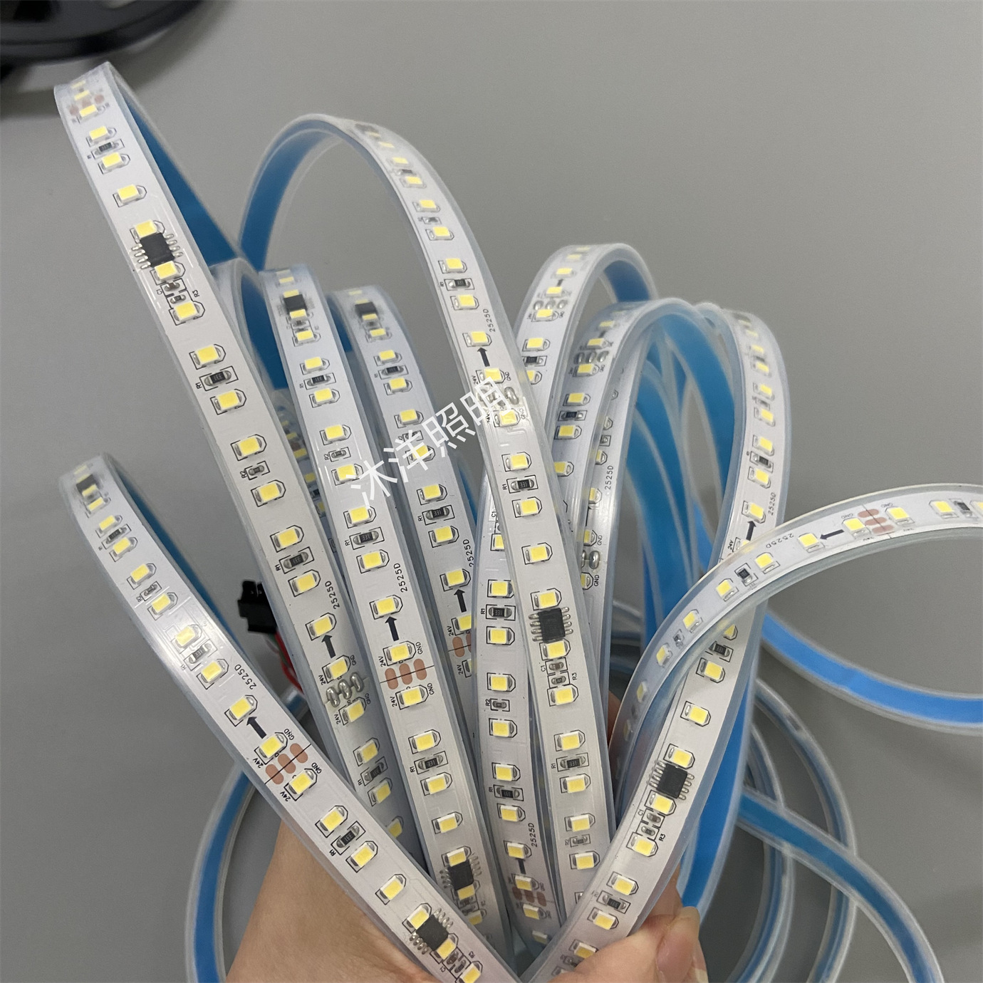 流星灯管led灯带条24v流星雨跑马流水效果广告装饰灯条循环跑动-阿里巴巴