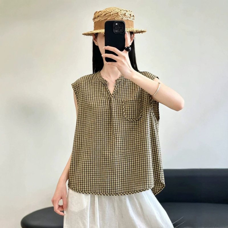 2026 Summer New Style Simple Plaid Patchwork Pocket Shirt Loose Round Neck Pullover Sleeveless Outerwear Top for Women