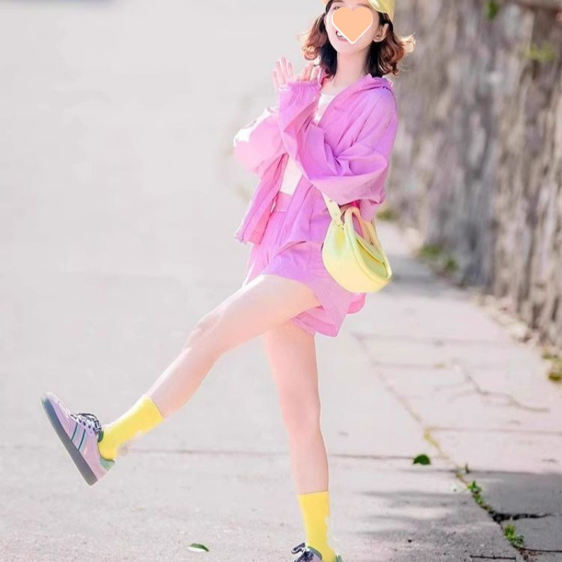 Casual Sports Suit for Women, Summer Lightweight Sun Protection Jacket, Loose, Fashionable and Age-Reducing Pink Top and Shorts Two-Piece Set