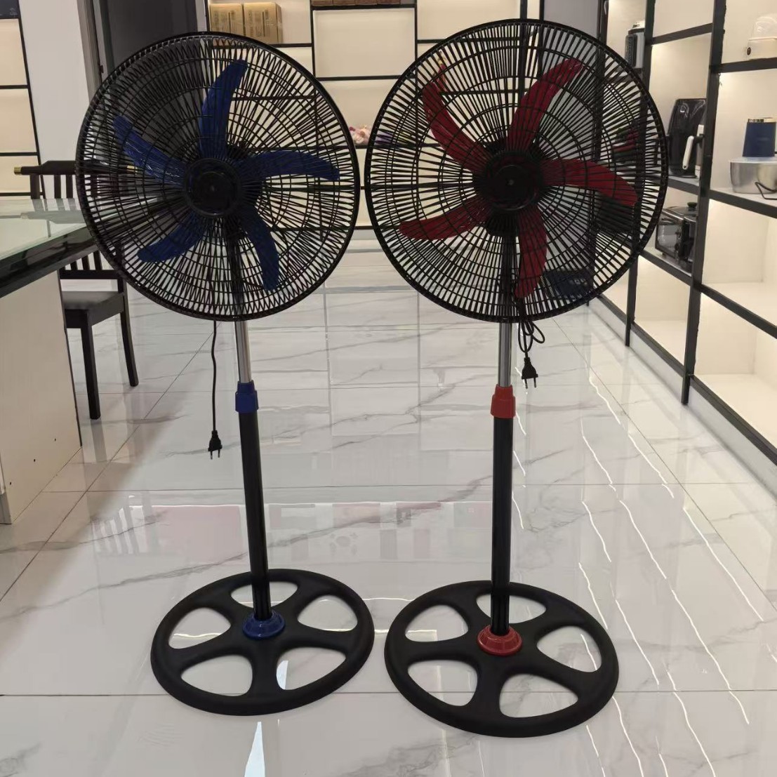 Exportación transfronteriza de ventilador eléctrico de 18 pulgadas ventilador de piso doméstico ventilador eléctrico de cabeza grande ventilador mayorista ventilador de mesa