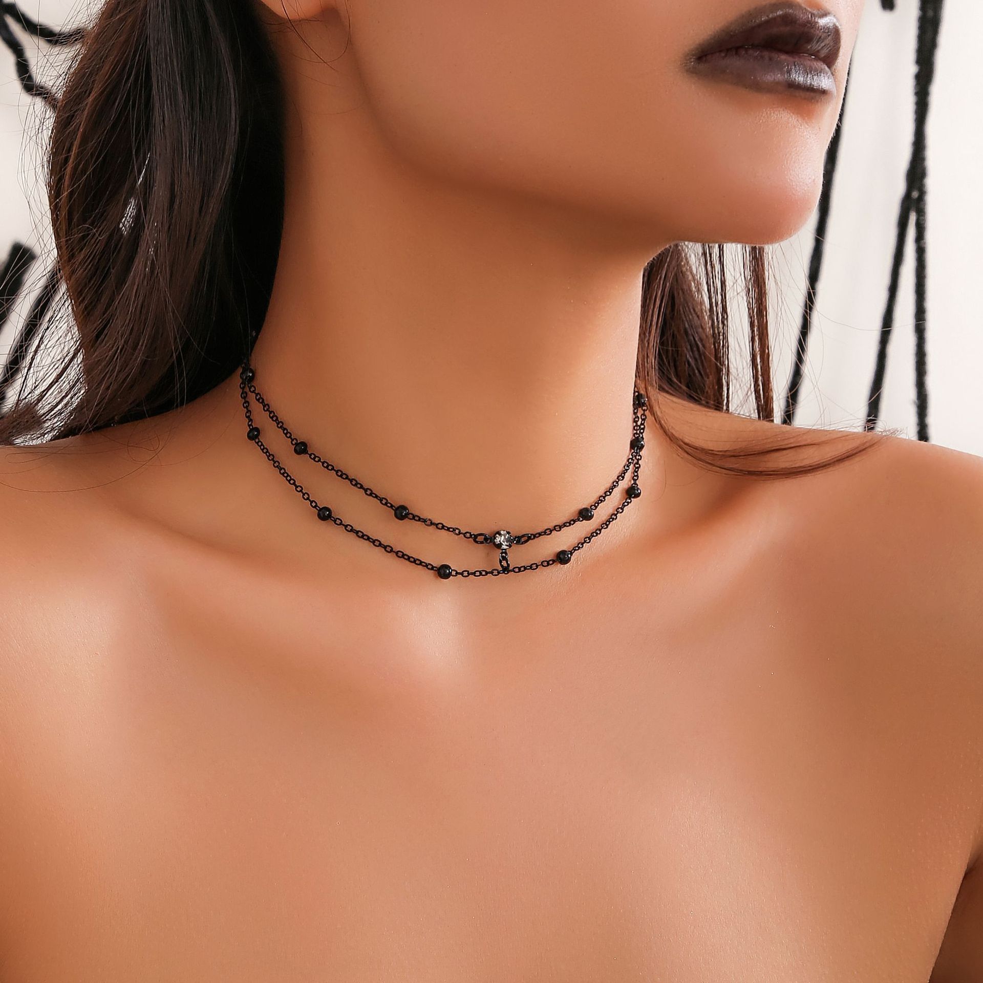 Black necklace b08-1