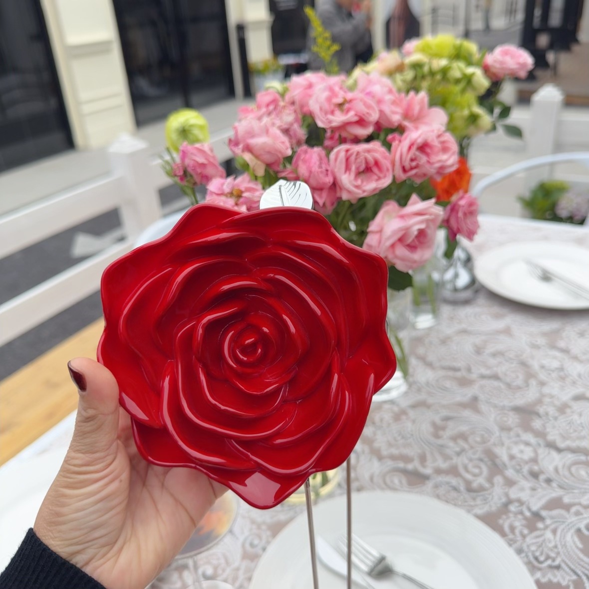Elegant and stylish rose, versatile for autumn and winter, a box bag with a niche design and a sense of sophistication, a hand-held crossbody bag for dinner parties Application Scenario
