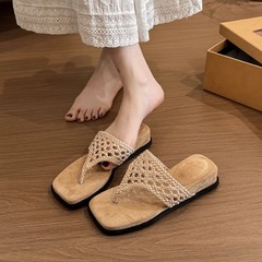 夏のアウターウェア用の女性用フレンチウーブン厚底ビーチサンダル2025新しいスタイルスカート付きインターネットセレブビーチサンダル