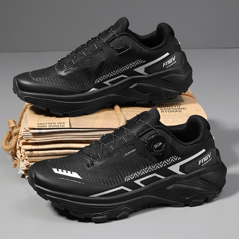 Off-road breathable extra large sneakers all-season outside climbing
