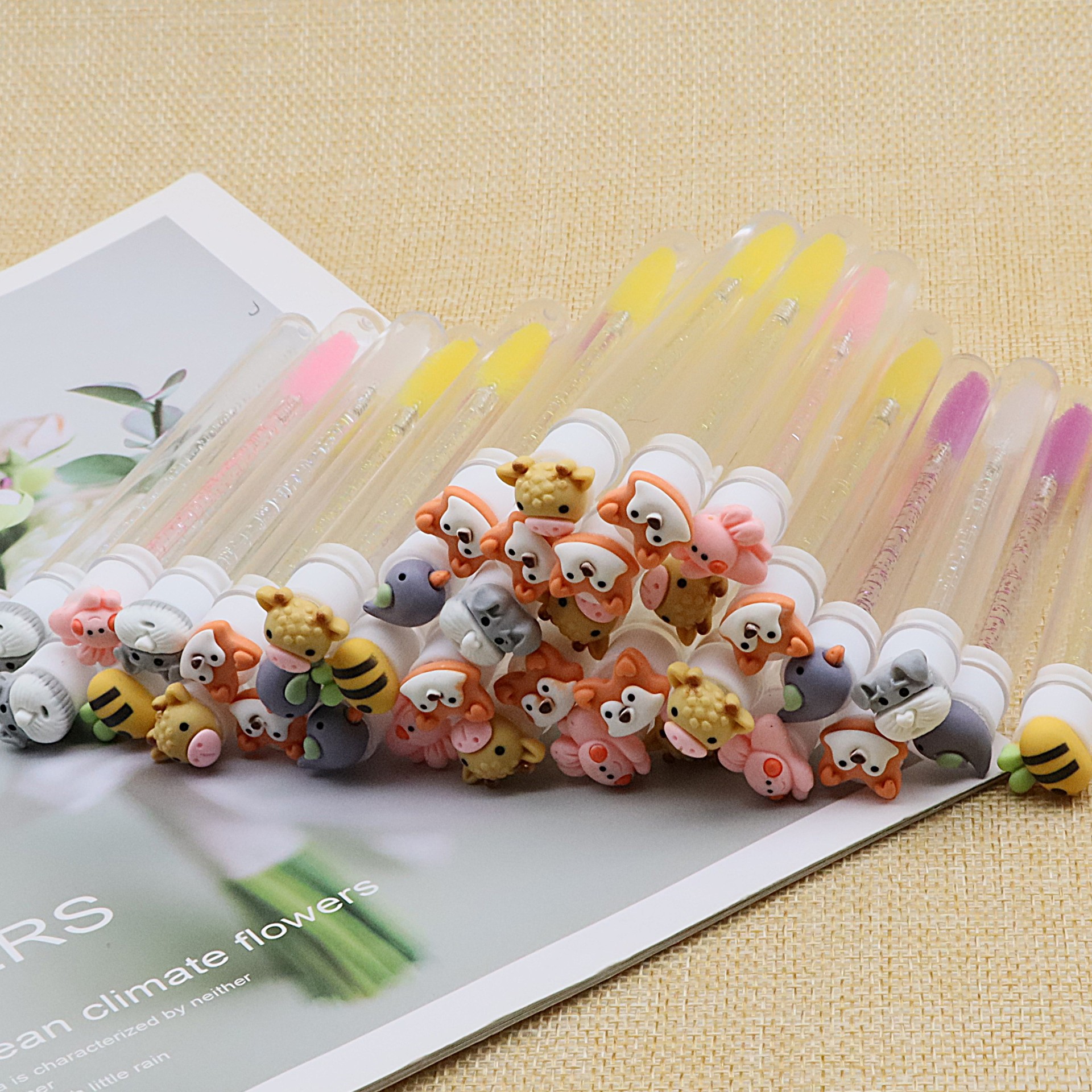 Cross-Border Hot-Selling Cartoon Independent Test Tube Crystal Eyelash Brush Grafted False Eyelashes Portable Dust-Proof Eyebrow Brush Transparent Tube