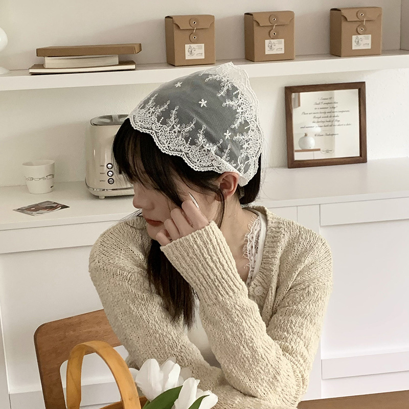 Pañuelo para mujer de verano pastoral nuevo estilo retro blanco súper hada encaje bufanda de seda decoración bufanda pequeña bufanda triangular diadema banda para el cabello