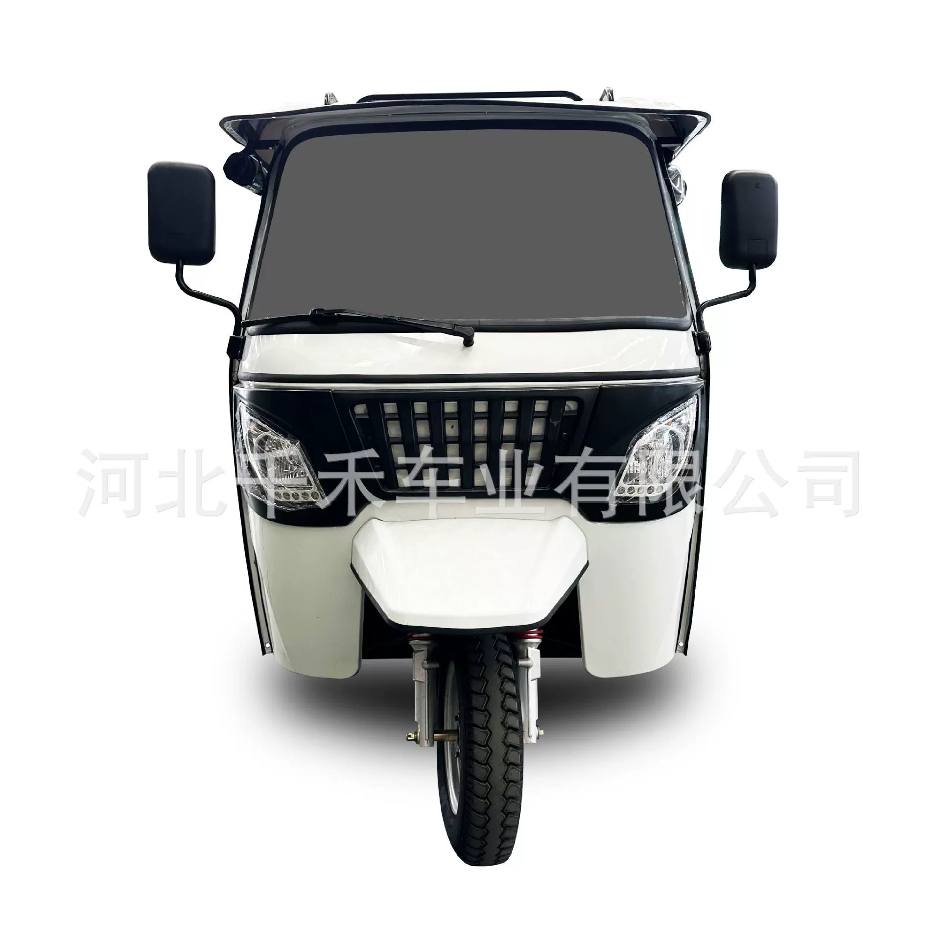 Пассажирский трицикл TVS Bajaj 200 см³ с водяным охлаждением, 4–9 пассажиров
