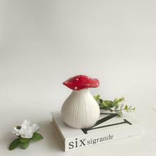 北欧ins创意蘑菇陶瓷洒水壶简约风家居阳台户外植物灌溉 装饰摆件