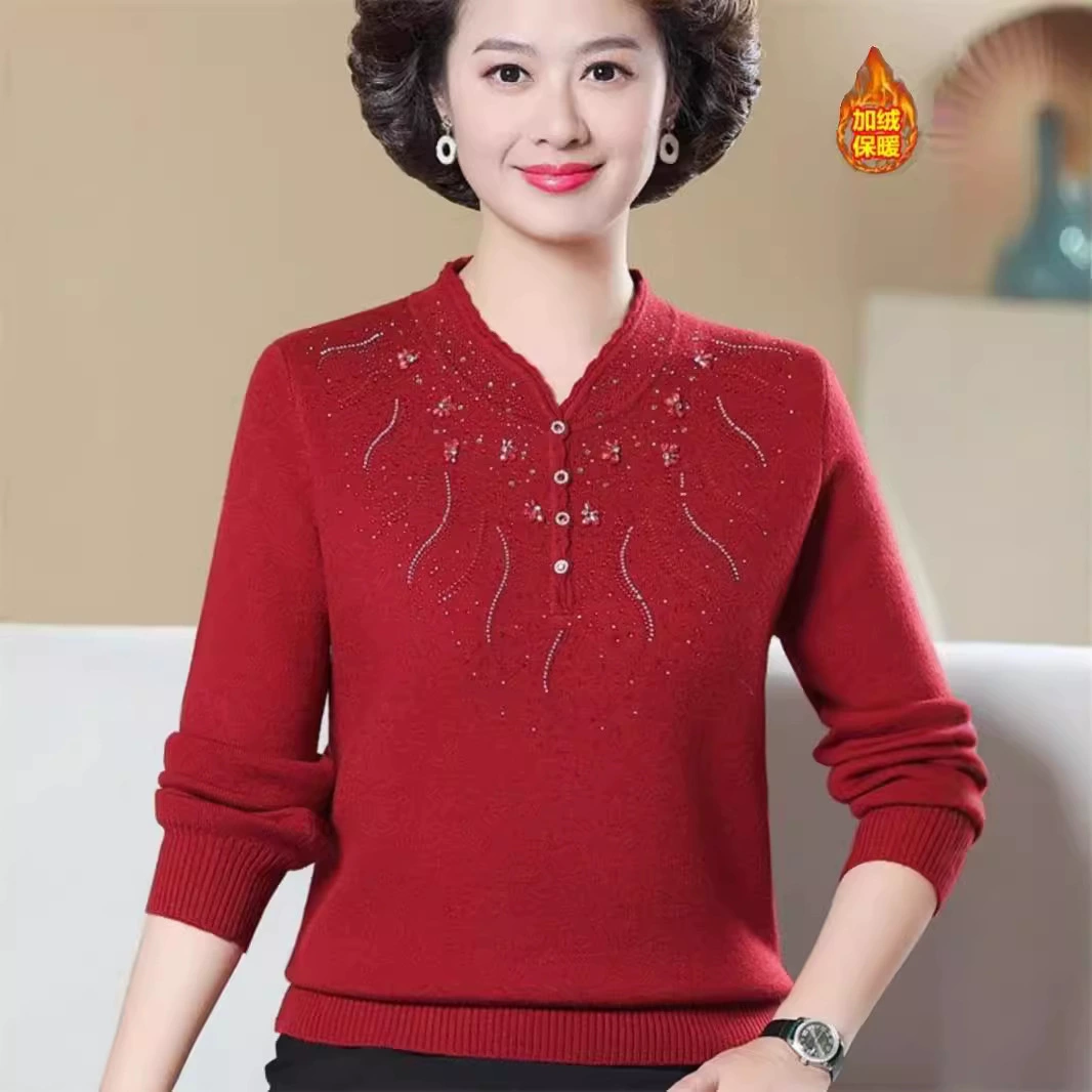 Мать средних лет осенью и зимой