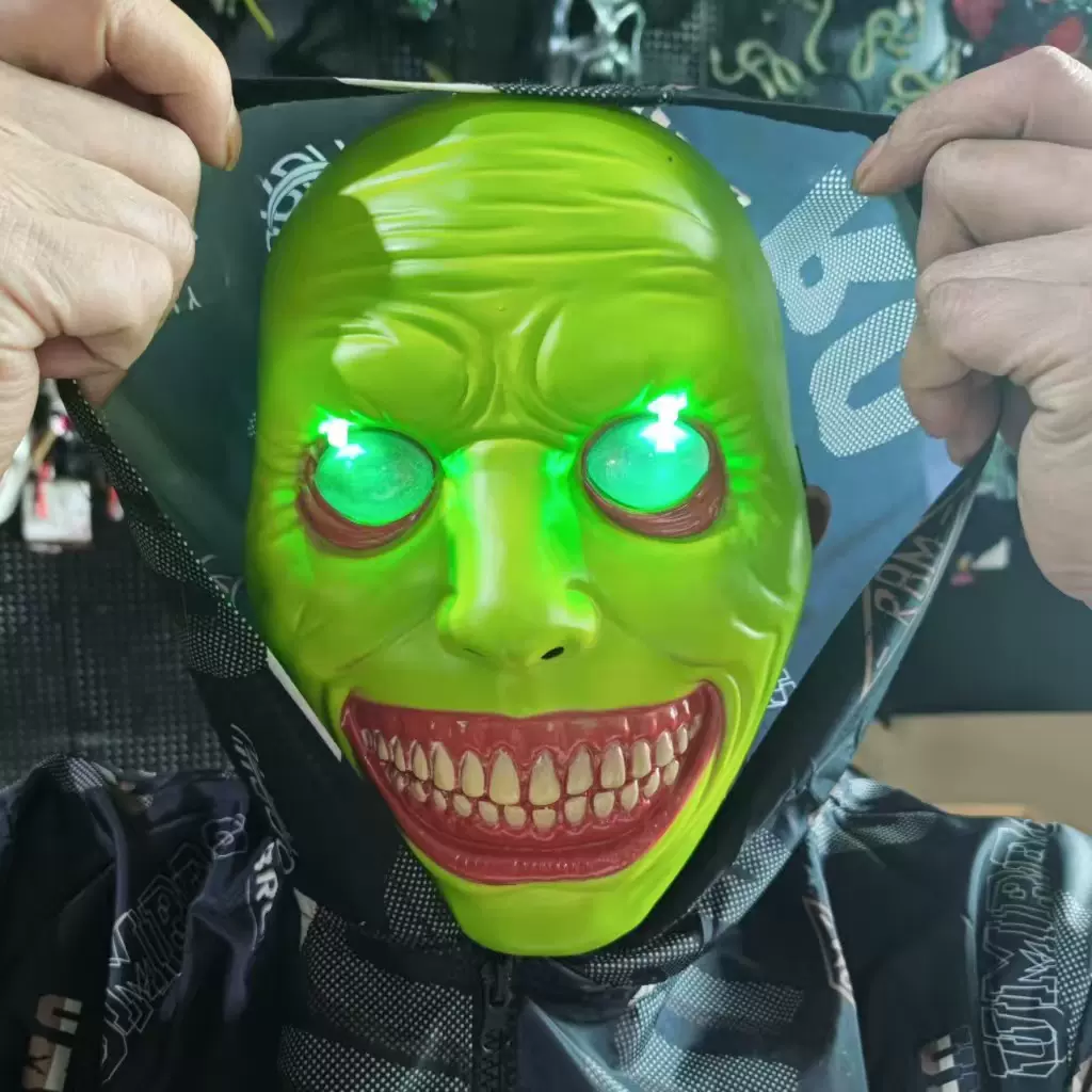 驱魔人面具微笑白眼恶魔头套新款跨境万圣节恐布塑料面具厂家直供