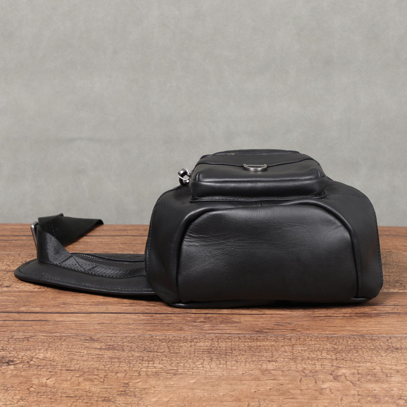 Túi đeo ngực nam da bò thật cổ điển 18×8×31 cm — Màu đen chi tiết 4