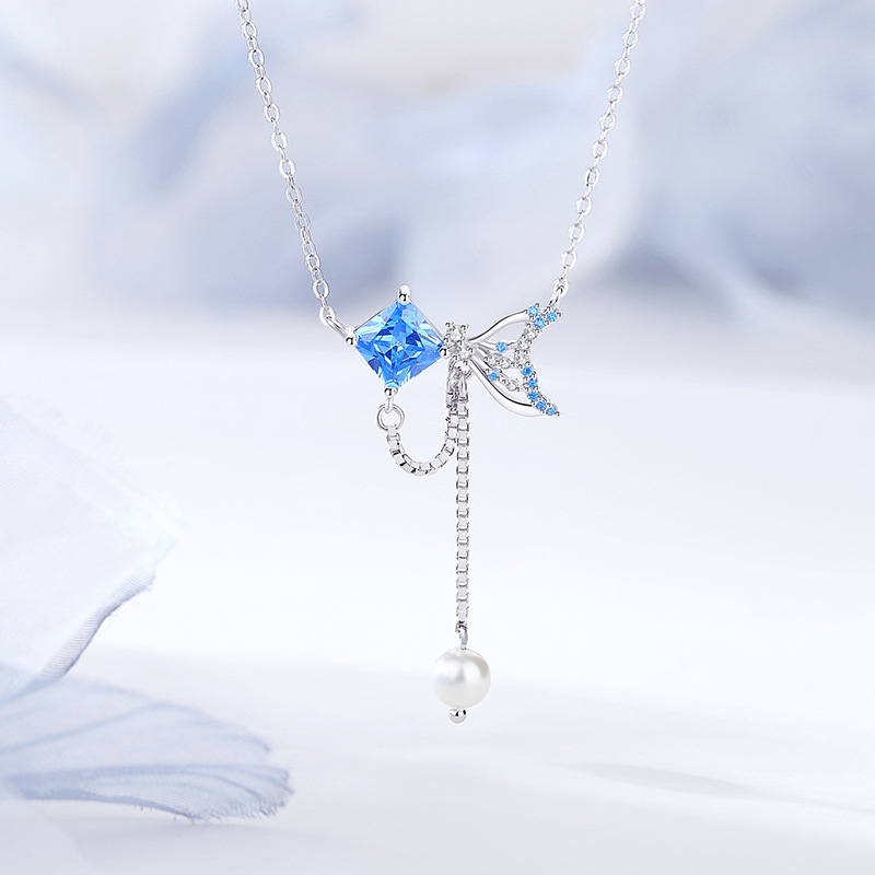 Fish tail necklace