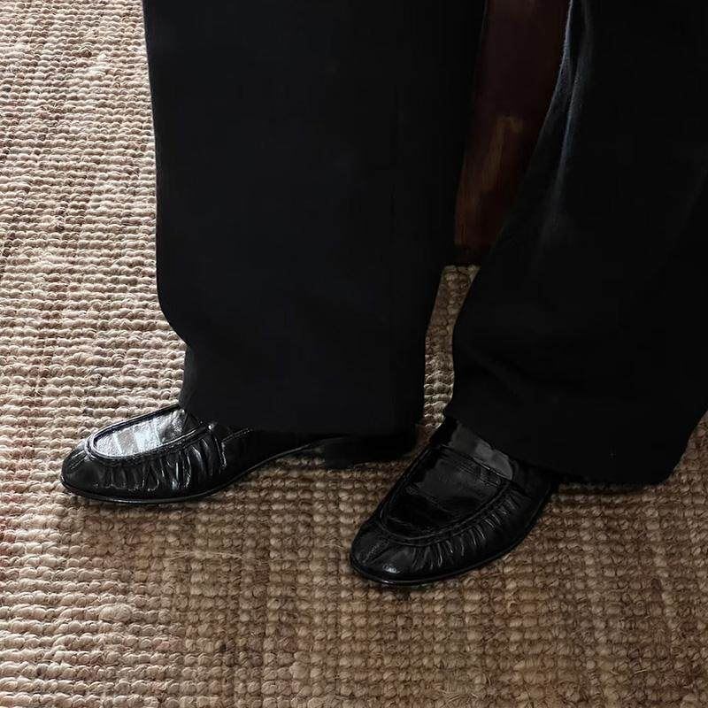 Row women's low-heel retro British-style pleated loafers with eel pattern, flat-soled chunky heel slip-on shoes