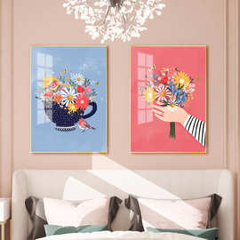 简约北欧手绘水彩花卉手捧鲜花餐厅客厅海报壁画装饰画图片画芯