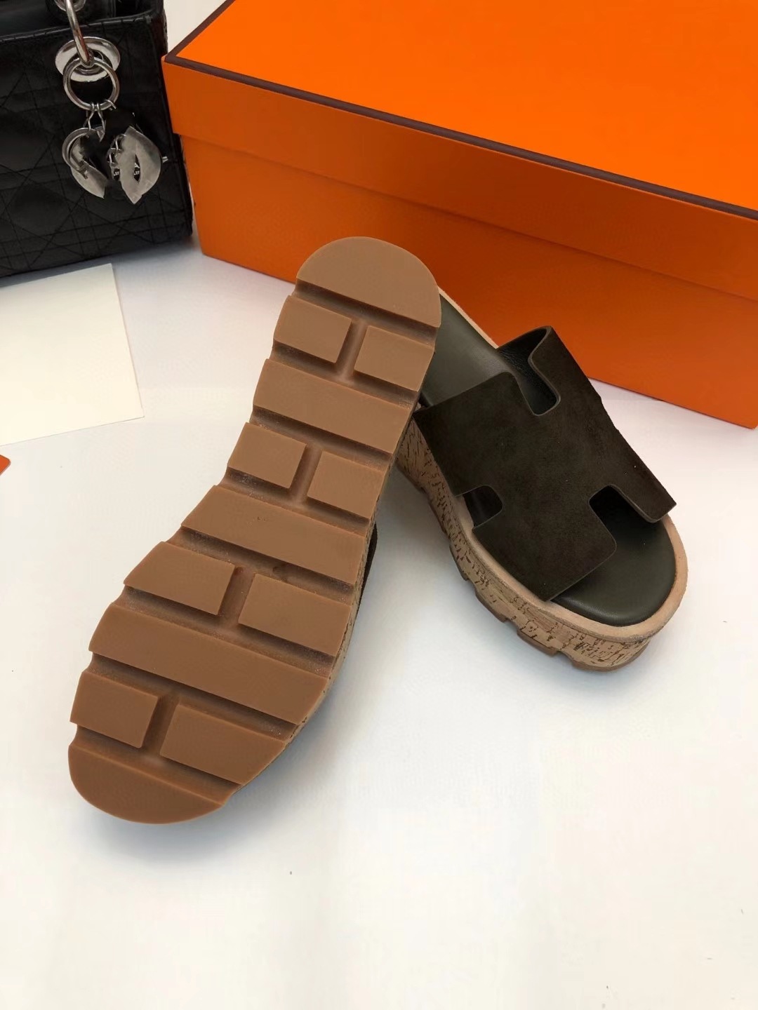 2024H Mujer con zapatillas fuera de casa. Sandalias de agua de talón alto con diseño de boca de pescado transfronterizo de estilo romano