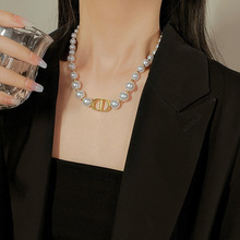 温婉珍珠项链女短款毛衣链新款潮时尚百搭气质饰品钛钢个性配饰