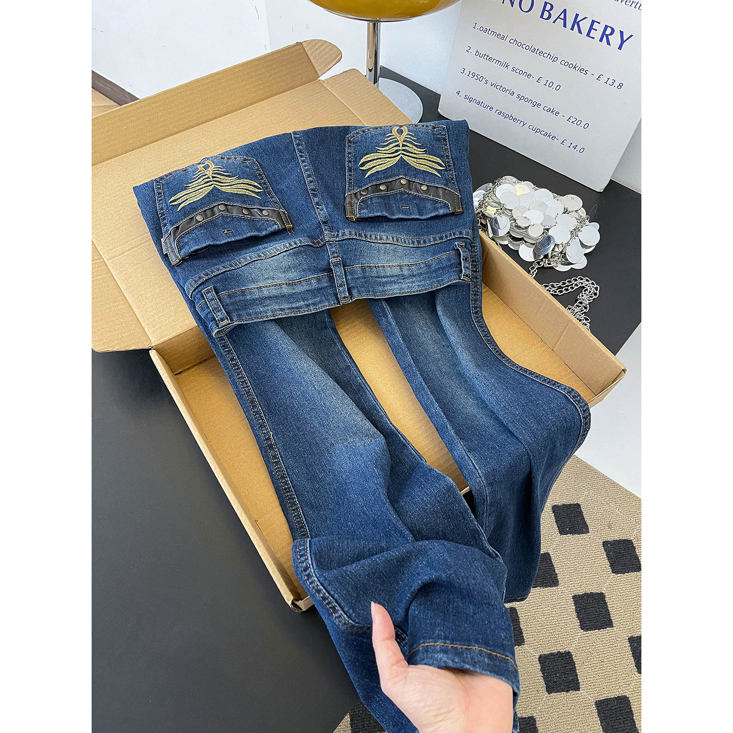 Women's Low Rise Straight Leg Jeans Embroidered Spicy Style Casual Trousers Spring Fashion With Pockets Slightly Flared Floor-Length_mkmklike.com