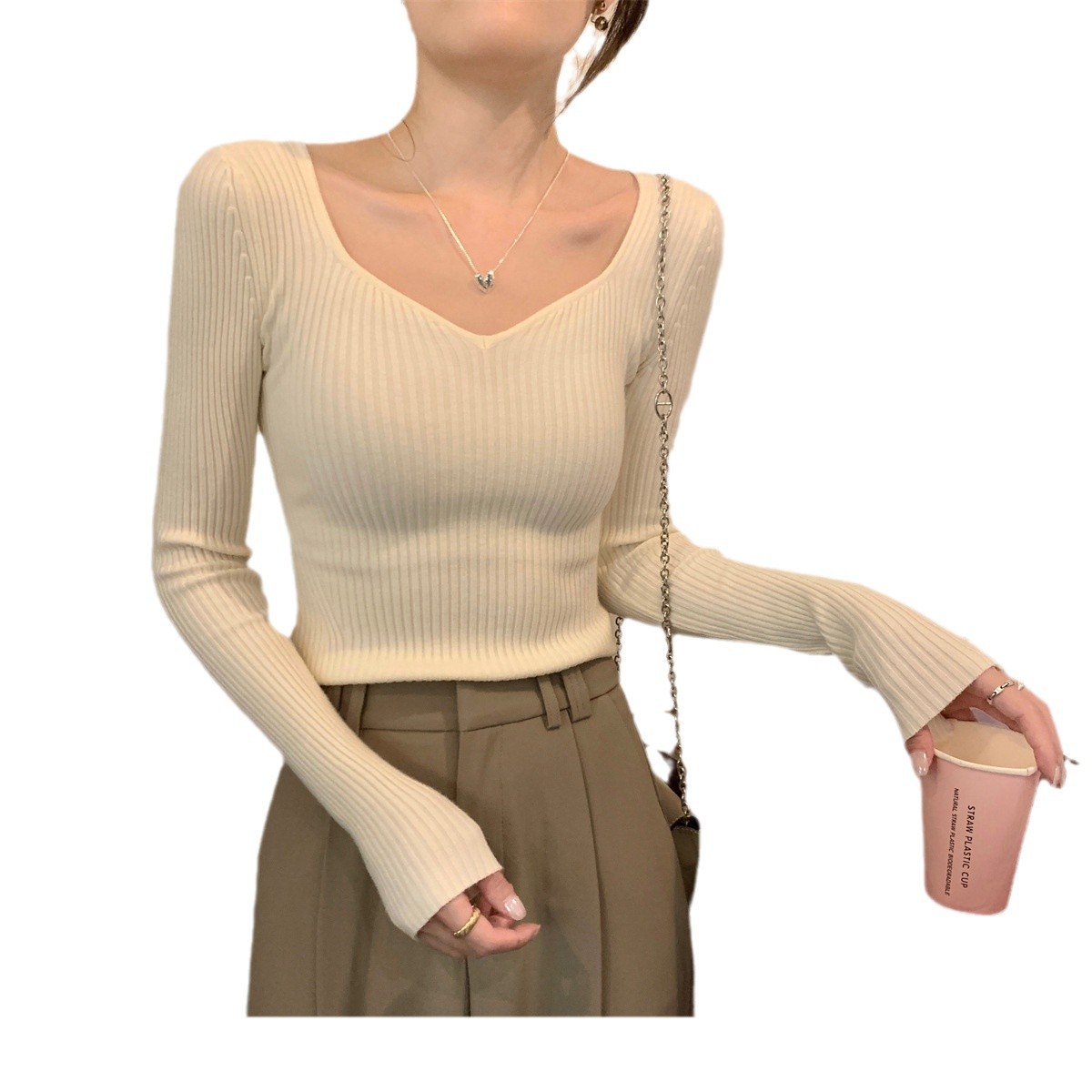 国境を越えた卸売り韓系秋冬洋気vネック修身長袖tシャツの中に気質女装上着がついている