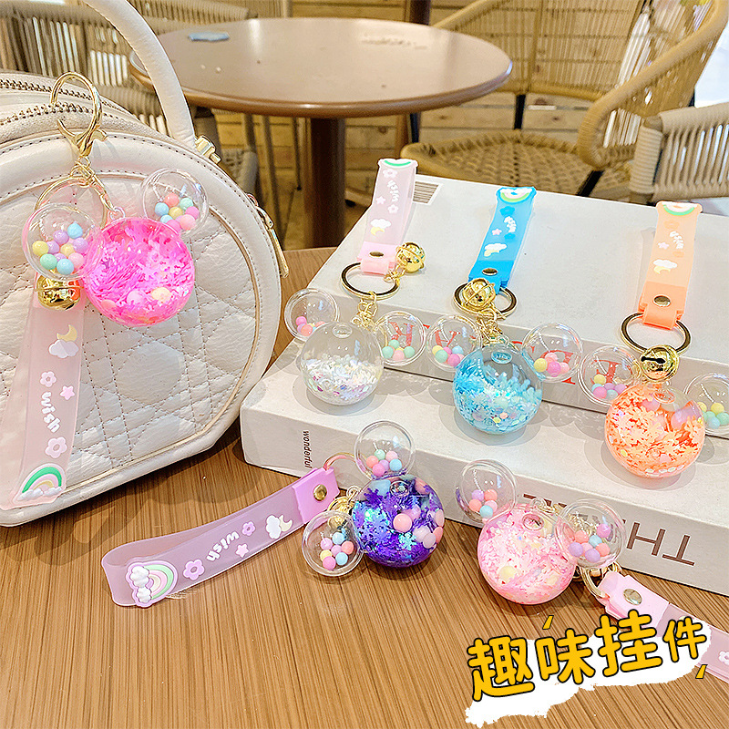 Llavero de Mickey Mouse con copo de nieve luminoso de dibujos animados para mujer, colgante de mochila exquisito y lindo, llavero para bolso de pareja.