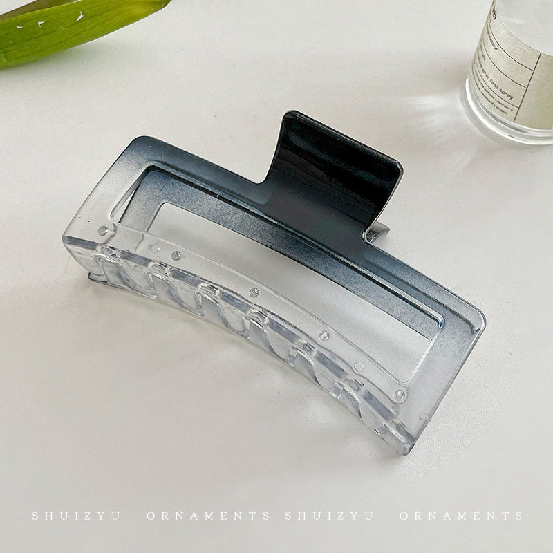 70 # 그라데이션 검정색 사각형.