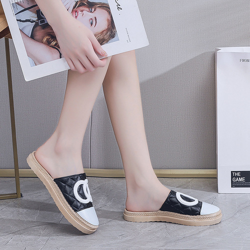 Bootshegal Style Women's Outdoor Worn Summer Ins Fashion Flat Shoes Korean Version Lazy Shoes One-Piece Thick Sole Cool Slippers