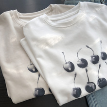 甜派樱桃 早春磨毛长袖白色打底女衫圆领休闲印花T恤内搭上衣新款