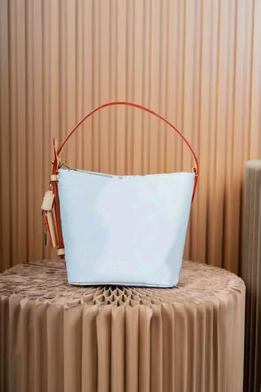 M&Lv Lv White Tri-Color Monogram Bucket Bag Shoulder Bag Handbag Women's Summer New Model Genuine Leather M&Lv Lv White Tri-Color Monogram Bucket Bag Shoulder Bag Handbag Women's Summer New Model Genuine Leather