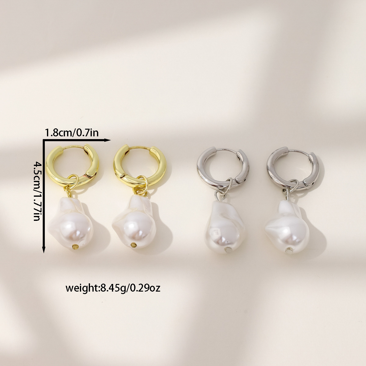Brincos pendentes com pérola barroca estilo francês dourados_voghion.com