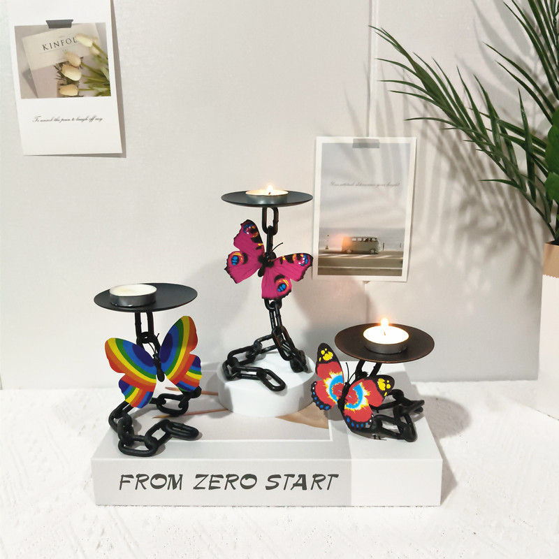 Adornos de candelabros de estilo europeo Mesa de comedor Cena a la luz de las velas Decoración del hotel Decoración de cera Arte de hierro Adornos de candelabros exclusivos transfronterizos