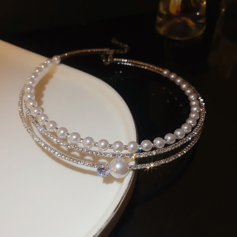 Collar redondo de perla multicapa súper intermitente con incrustaciones de diamantes, elegante y elegante cadena de clavícula, collar de temperamento de moda femenino