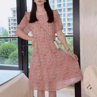 法式温柔风波点连衣裙女2026夏季新款时尚休闲中长收腰显瘦A字裙