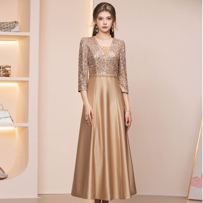 Zhili Champagne-Colored Luxurious and Elegant Long Dress with Three-Quarter Sleeves, High Waist, Sparkling Rhinestone Patchwork, and Large Hem Skirt, Spring 2026
