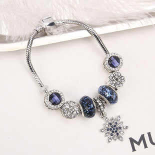 �W���{ɫ�ǿ��˼��L�����Ů�n��W���|��ѩ���������������C�֭h