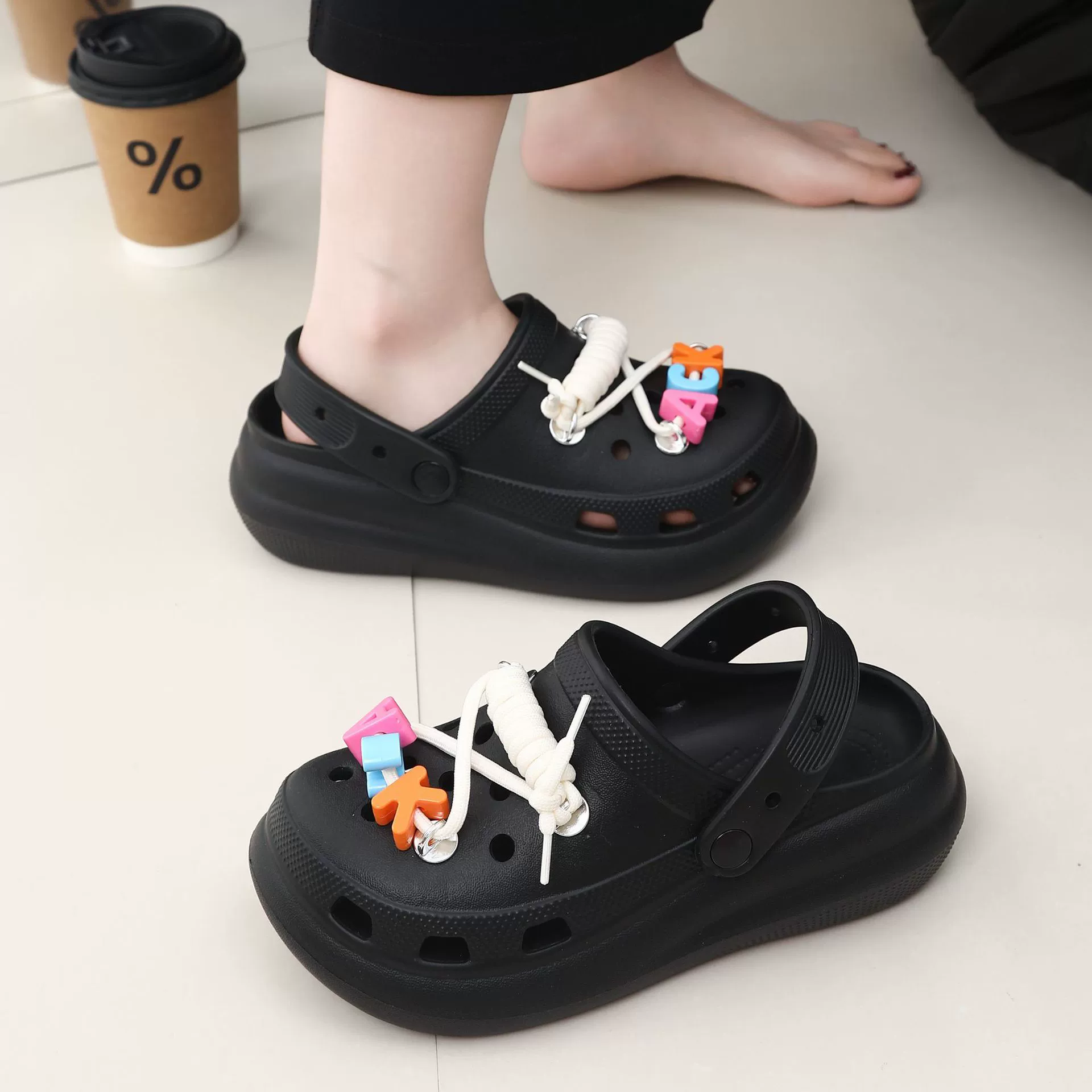 Dongdong обувь для женщин с мягким дном, чтобы наступить на фекалии 2025 новая летняя дикая повседневная прогулка