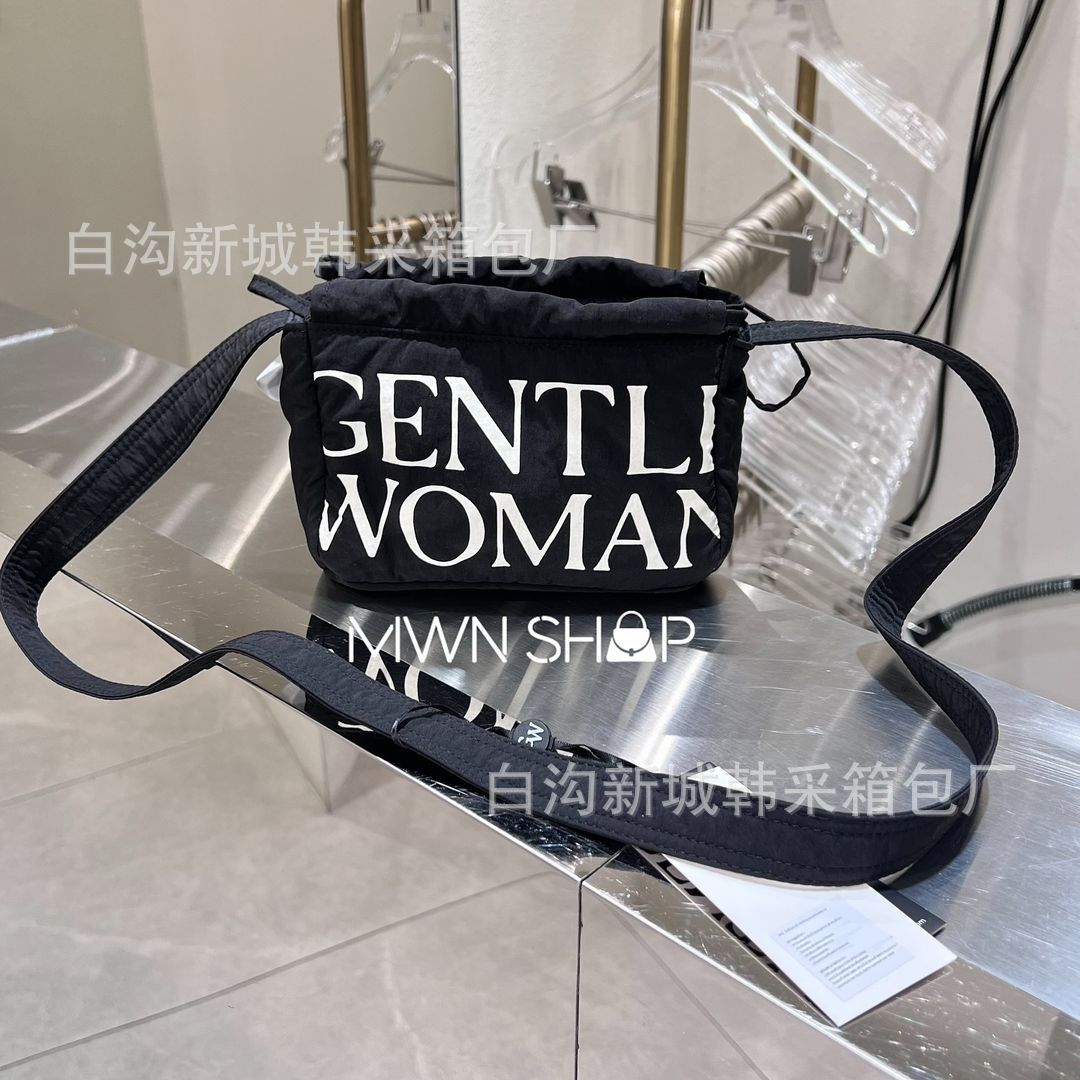 Diseño de nicho de mini albóndigas de la marca tailandesa de moda Gentle Woman 2024 nuevo bolso de hombro con cuerda de extracción
