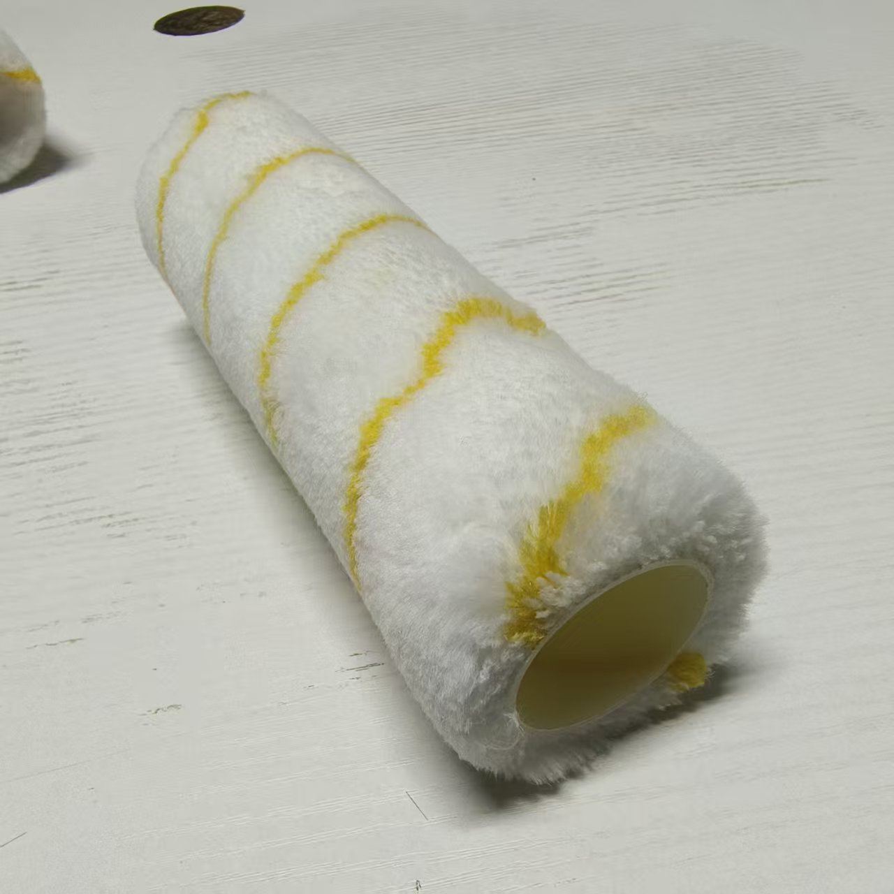 Barril de pintura de látex, mango de cepillo, barril de pintura de 9 pulgadas, soporte de cepillo de comercio exterior, cuatro cables