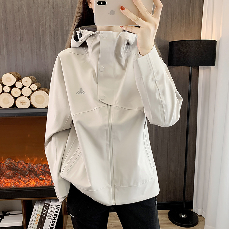 Hot sealing adhesive jacket women's outdoor windproof rain-proof single piece soft shell clothing spring and autumn hiking breathable mountaineering jacket