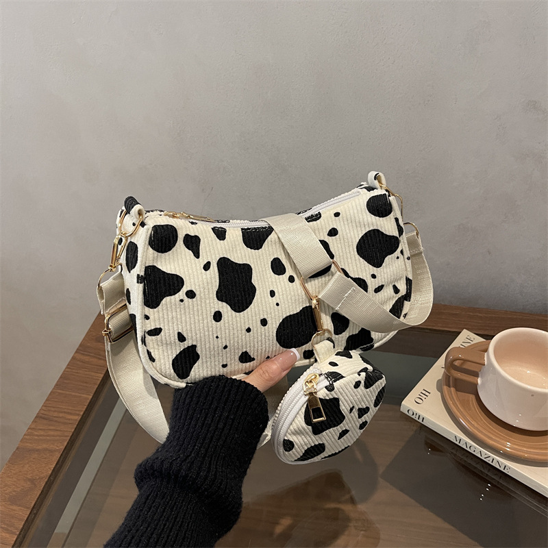 Bolsa transversal japonesa com estampa de vaca para mulher_voghion.com