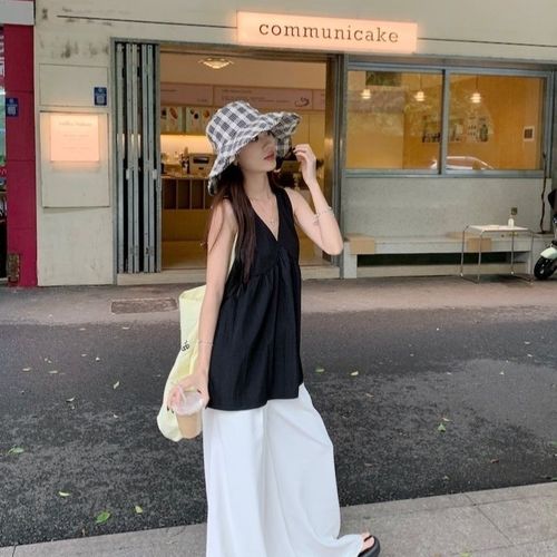 2024 Summer Guest Black Atmospheric V-Neck Sleeveless Backless Blouse Women Design Sensory Loose Unique Top Outstanding