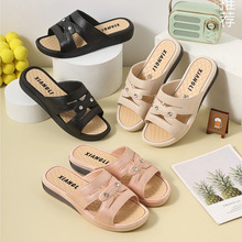 �¿�r�г����¸�Ůһ���Ͽ��⴩���m��ܛɳ�������A�^¶ֺŮ��