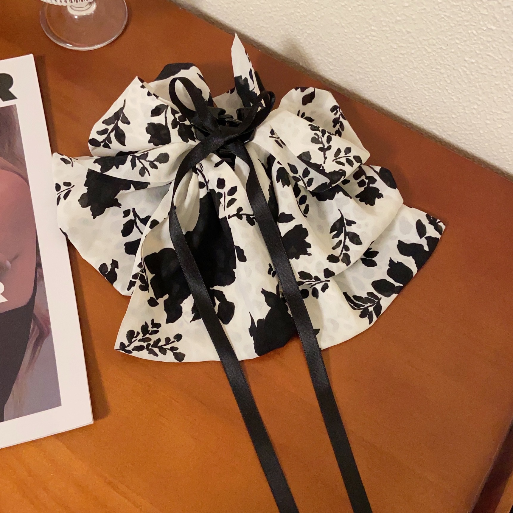 Clip floreale francese in bianco e nero, nuovo nastro con fiocco a nuvola, cucchiaio posteriore, presa versatile, accessorio per capelli alla moda_voghion.com