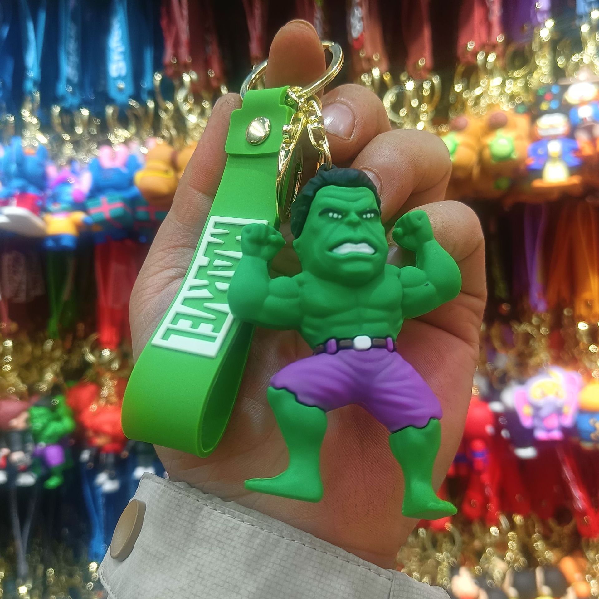 Llavero de Spider-Man del Multiverso, muñeco 3D de dibujos animados, llavero para pareja, colgante para mochila, pequeño regalo al por mayor