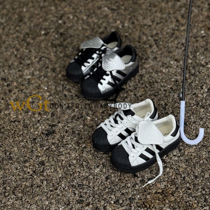 Children's sneakers