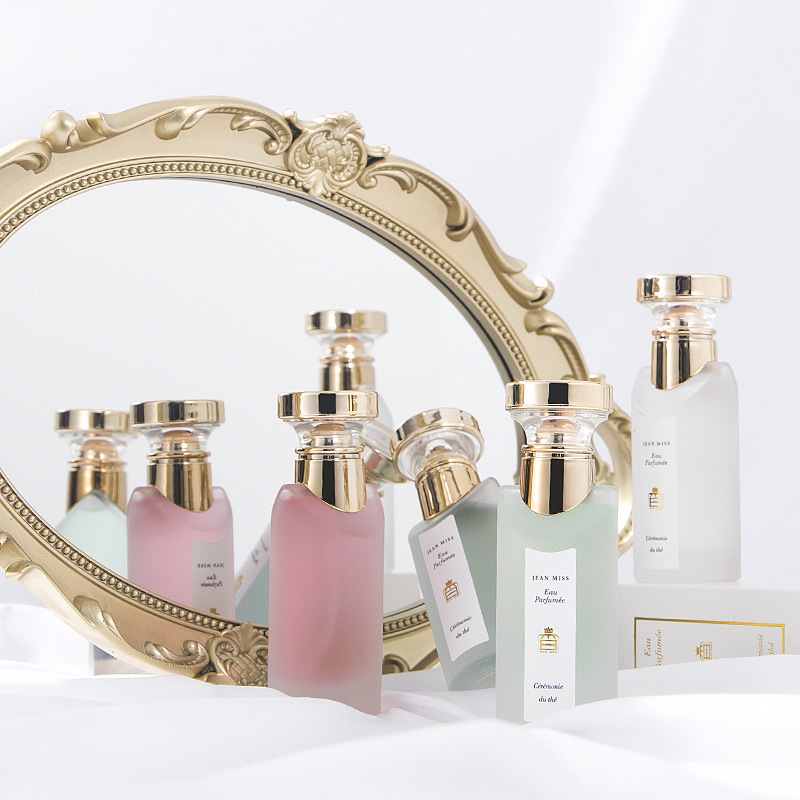 Nuovo profumo caldo Small City Yixiang Tea Ceremony White Tea profumo per studenti maschi e femmine Flower and Fruit Fragrance Eau de toilette duratura 50ml_voghion.com