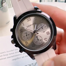 大盘手表爆款时尚新款学生高颜值硅胶手表运动软皮腕表厂家批发