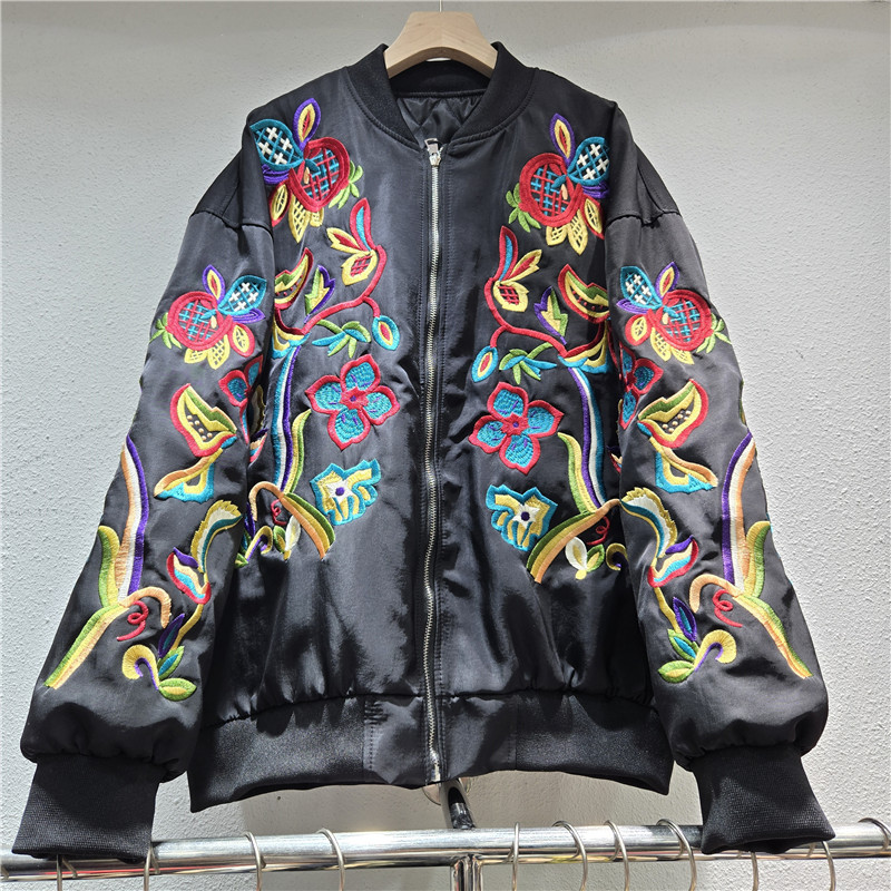 Estación europea de otoño y invierno 2025 moda polivalente industria pesada bordada delgada chaqueta de cuello vertical chaqueta de moda de mujer chaqueta de algodón