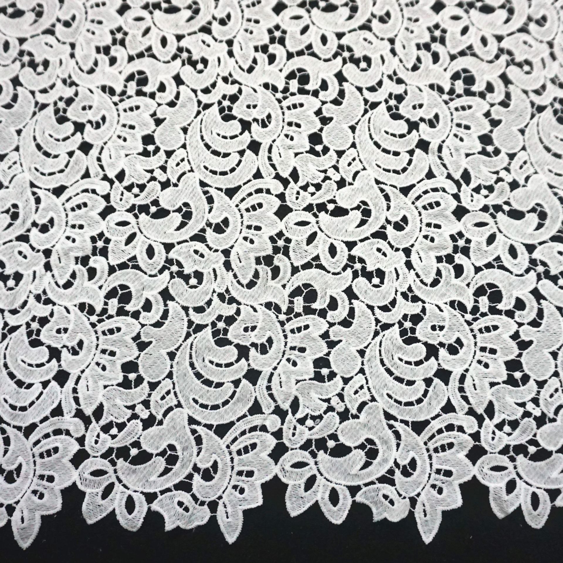 源头工厂 蕾丝花边水溶牛奶丝条码裙摆用料电脑刺绣条码 水溶花边