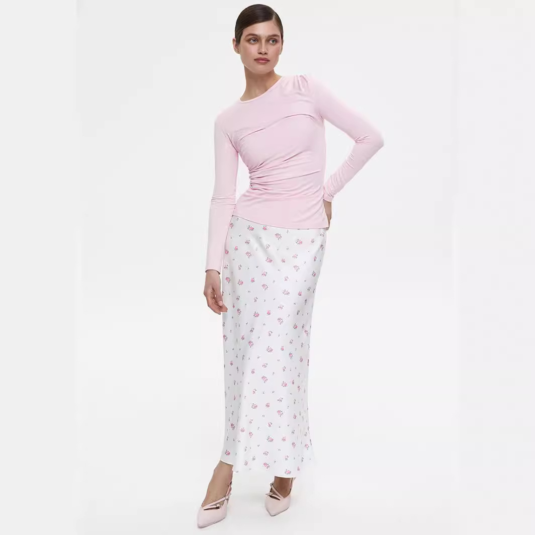 Robe midi imprimée pour le printemps été 2024, avec un nouveau tempérament d'imprimé floral et une jupe taille haute suspendue_voghion.com